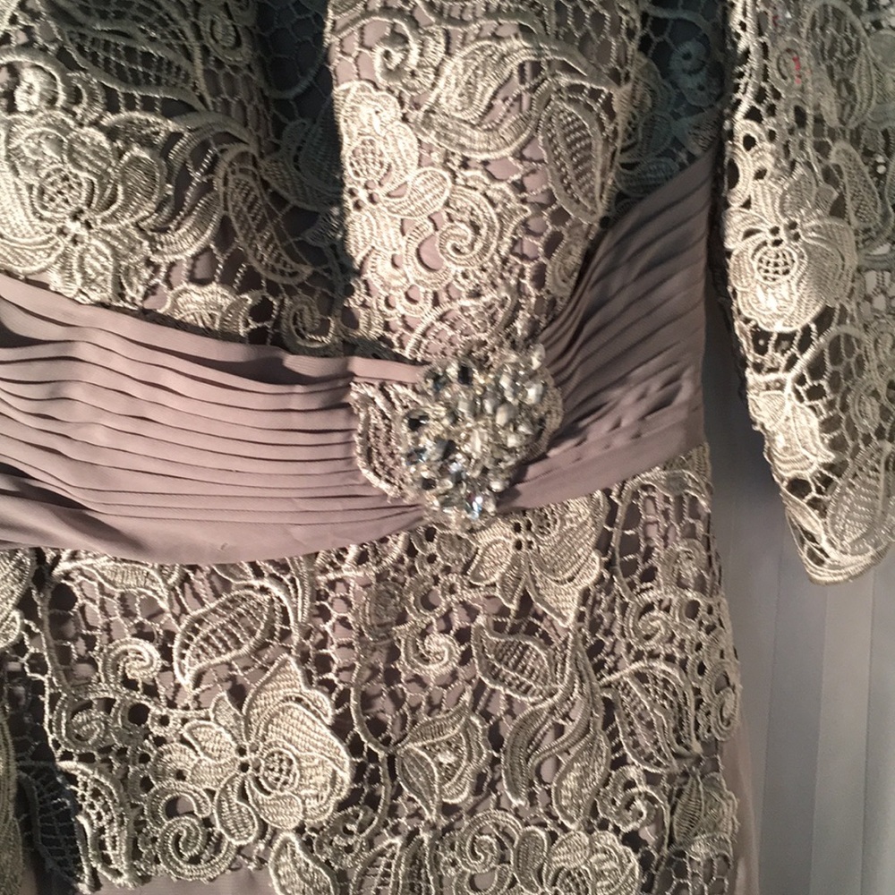 Dress - Picture 2 of 3